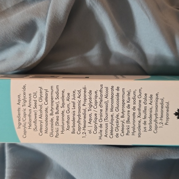 NEW KOYAL Soak + Glow Face Cream - White and Blue - Picture 5 of 5